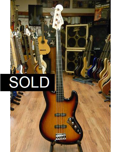 Squier Vintage modified Jazz Bass, fretless